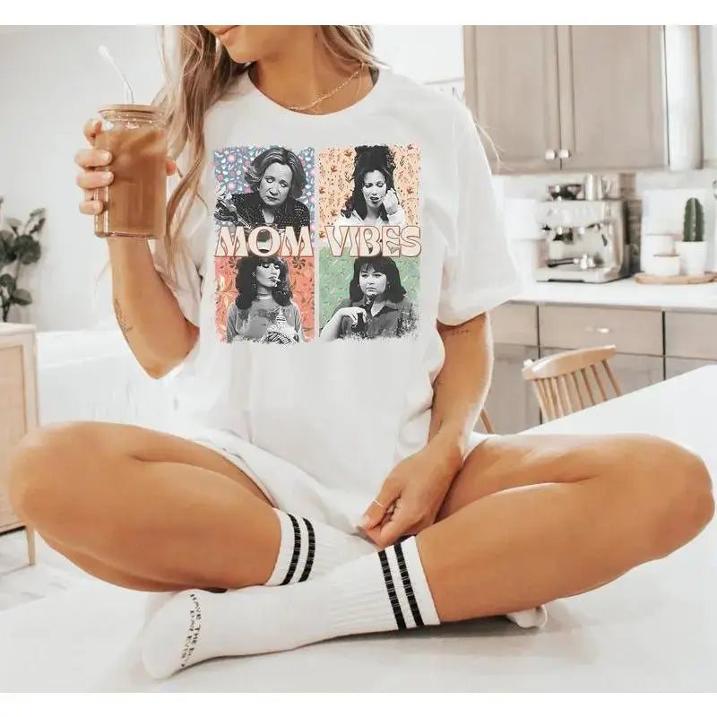 90s Mom Vibes T-Shirt, Cool Mom Gifts, Funny Mom T-Shirt, Mom Life t-Shirt, Trendy Funny Mom T-Shirt, Gift Mother's Day, Short Sleeve T-Shirt for Women